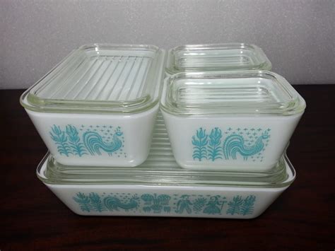 I am currently on the hunt for any <b>Pyrex</b> in the turquoise <b>Amish</b> <b>Butterprint</b> and the pink Daisy print. . Pyrex amish butterprint